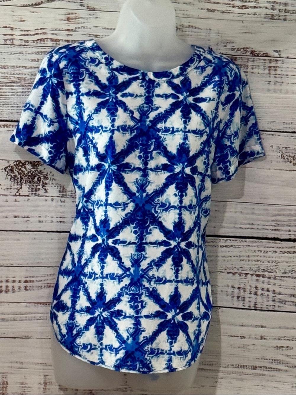Michael Kors Blue and White Patterned Short-Sleeve Women's Blouse